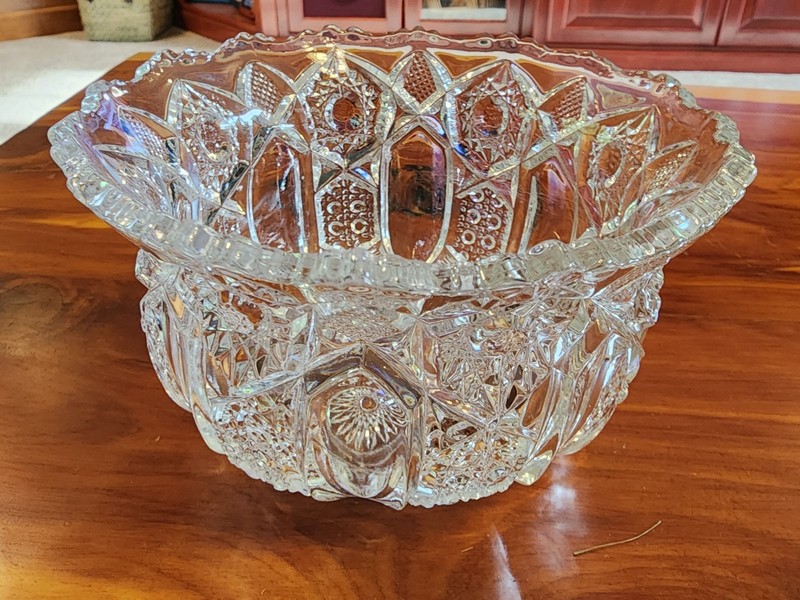 Vintage Clear Cut Pressed Glass Candy Dish Serving Bowl  5.75" Wide  3 5" Tall