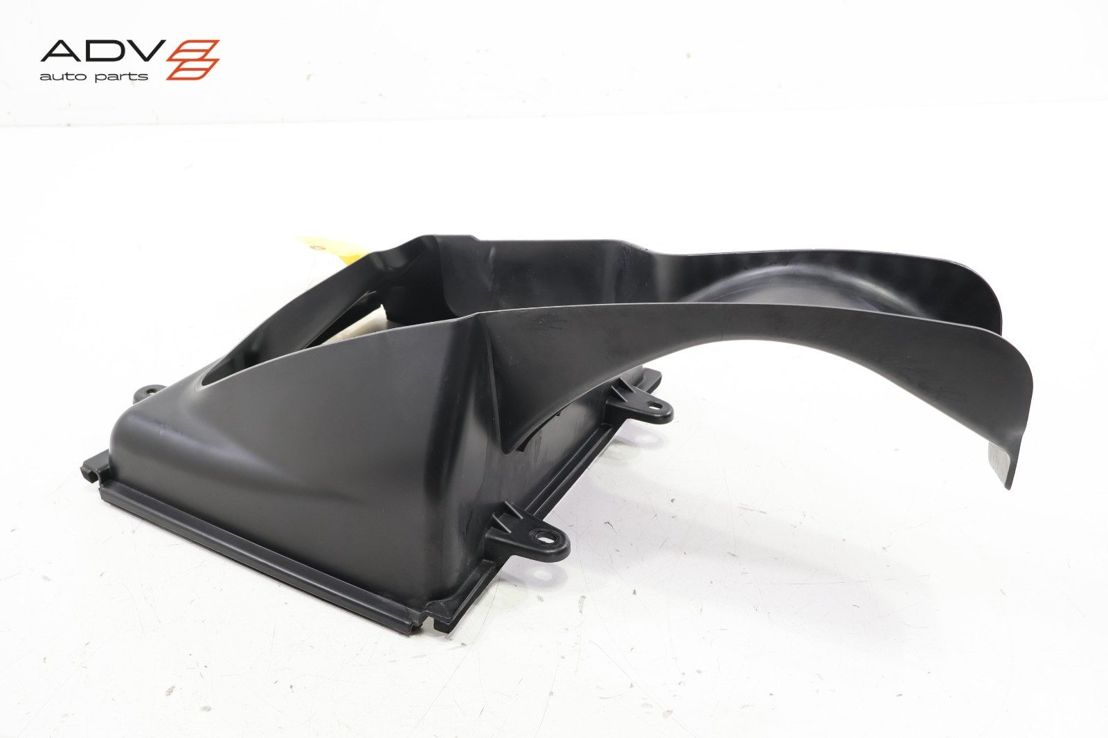 2014-2024 MASERATI GHIBLI 3.0L ENGINE RIGHT SIDE INTERCOOLER AIR DUCT SHROUD OEM