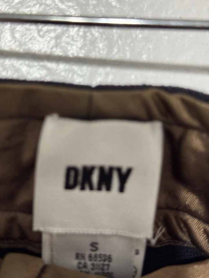 Pantalones Pantalones DKNY 100% Lana Vintage Negros Pequeños Hechos en Hong Kong Minimalistas Foto 3 de 4
