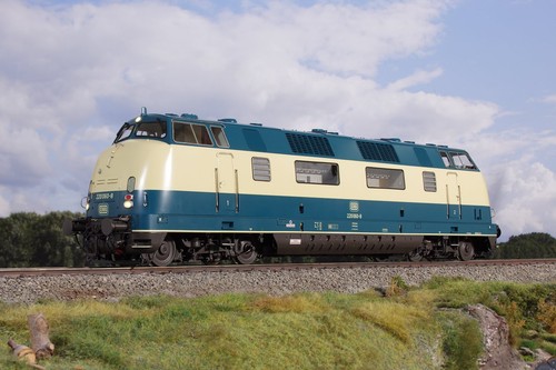 KM1 102005 V200  BR220 Spur 1 Diesellok digital Sound für Märklin Kiss V 200 NEM | Condition: Neu: Sonstige (siehe Artikelbeschreibung)