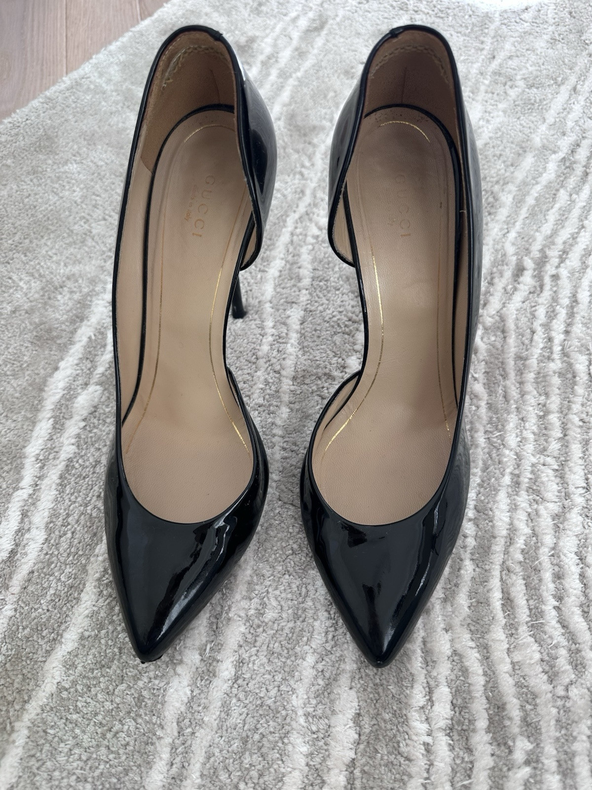 Gucci Black Patent Leather Pointed Toe Pumps