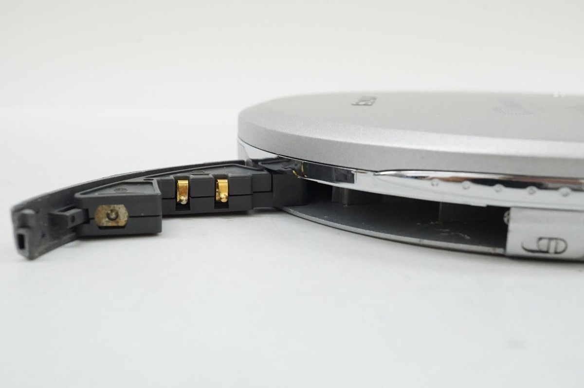 SONY ポータブルCDプレーヤー D-E01 CDウォークマン” 『D-E01』をいろいろ頑張って手に入れる