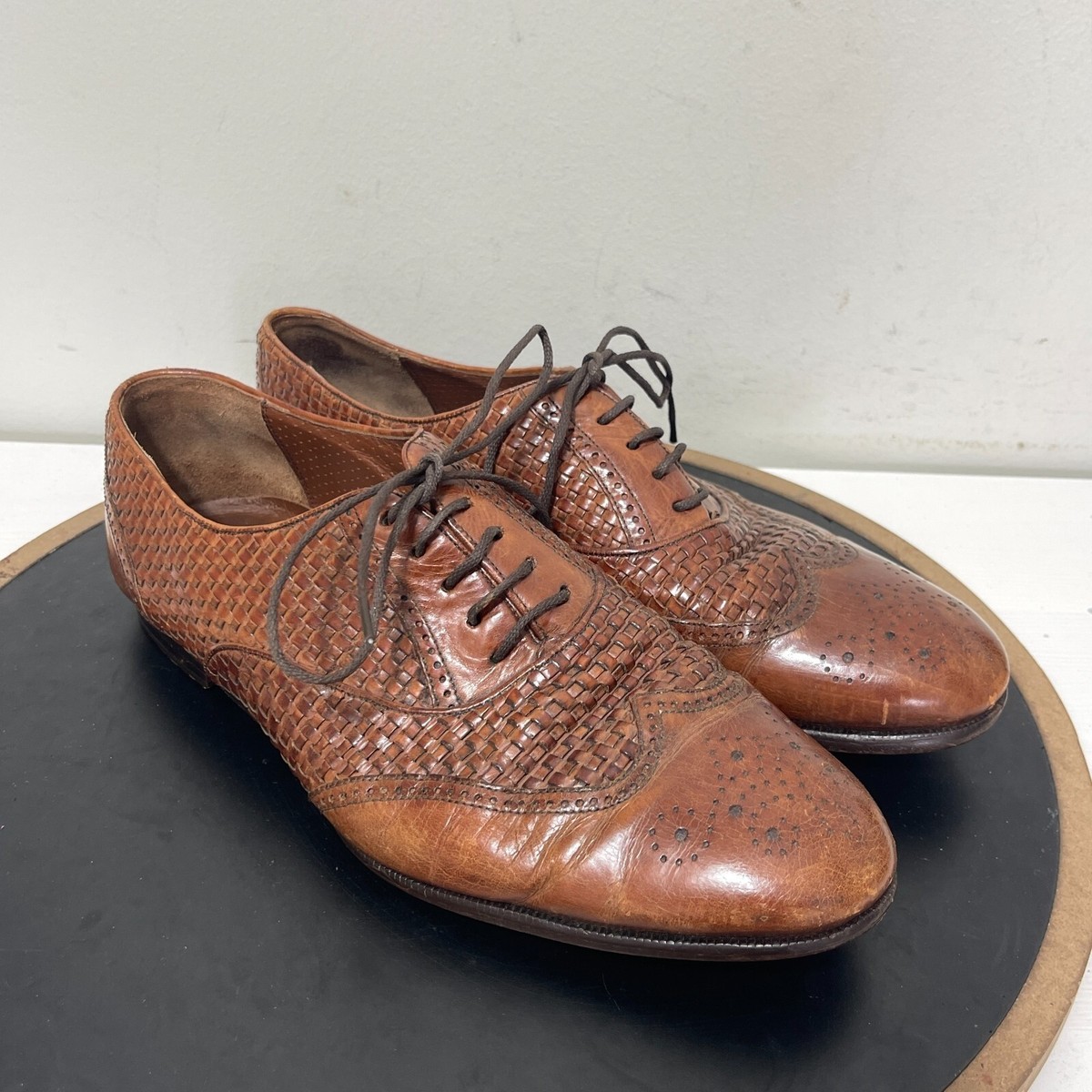 Velez Men’s Brown Columbian Leather Wingtip Oxford Shoes with Brogue detailing Wingtip Brogue Oxford - Brown & Beige | Lethato main image 2