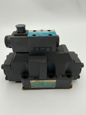 Vickers -Directional Control Valve, 02-316415, DG5S 8 0A E M U B5 30 EN21, NEW