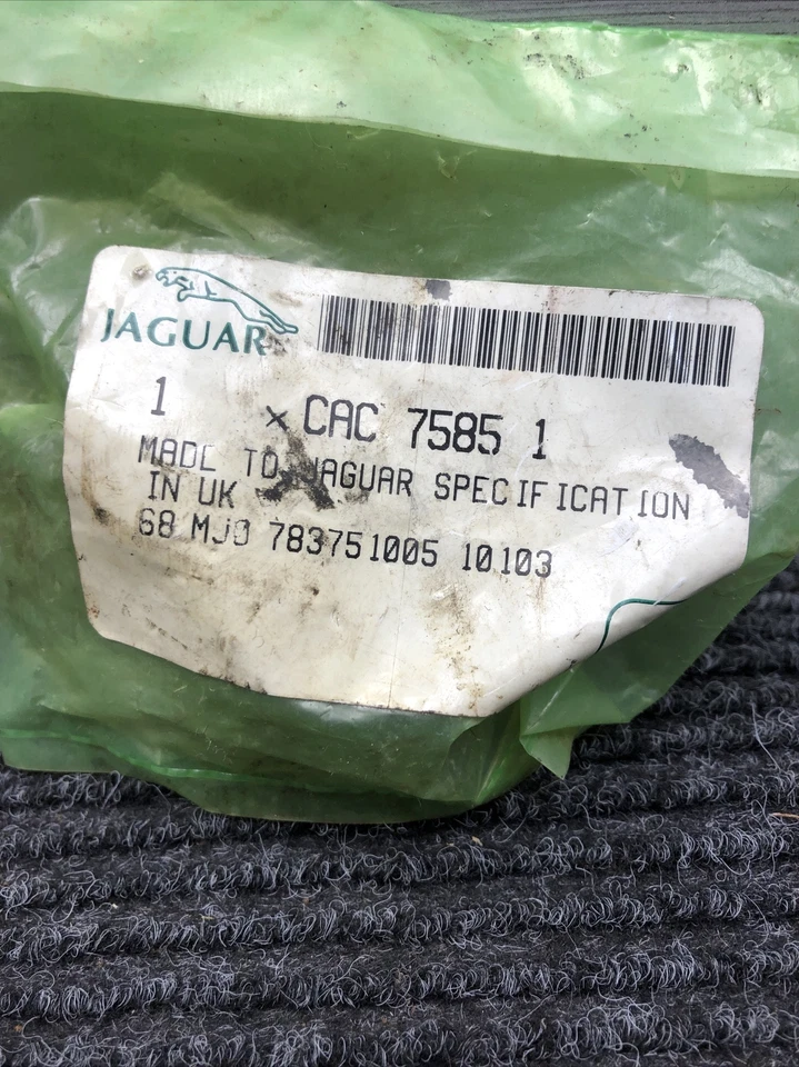 Buje de brazo de control de suspensión original OEM CAC7585 para Jaguar XJ6 XJ12 1988-1997 Foto 4 de 4