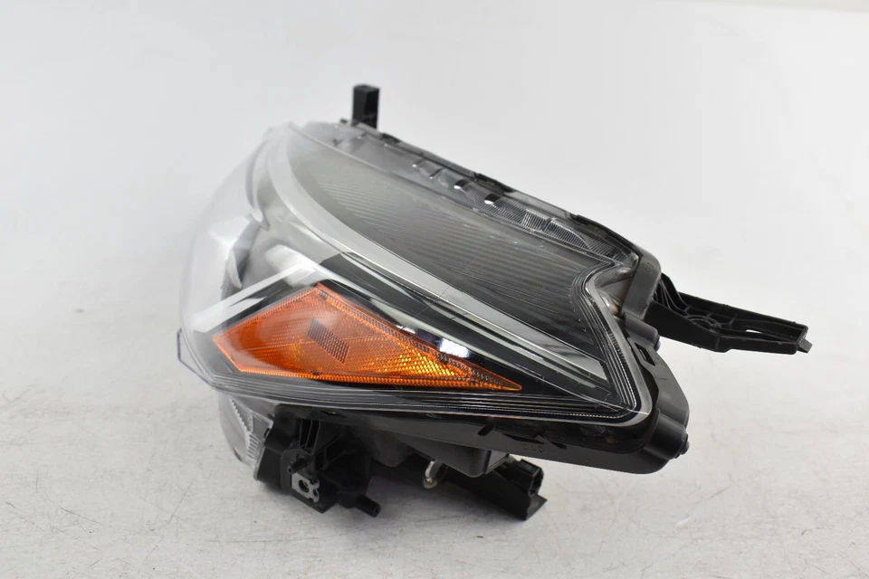 Used Left Headlight Assembly fits: 2021 Nissan Kicks halogen Left Grade B - Image 3 of 4