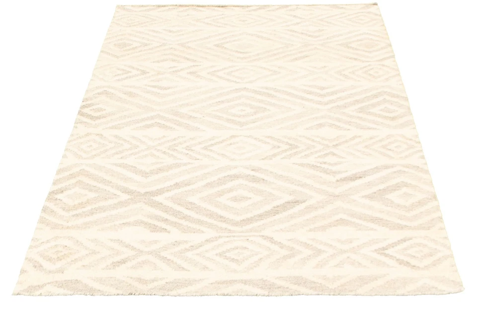 Vintage Hand Woven Traditional Kilim Rug 4'0" x 6'0" Oriental Wool Carpet - Image 3 of 4