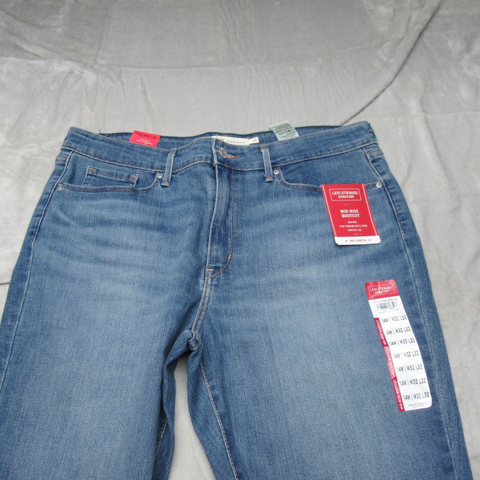 Levis Signature Jeans Women 14 Blue Denim Mid Rise Bootcut Medium Wash 36x32 NEW thumbnail 3