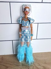 BARBIE Extra RARE 5 Pack EXCLUSIVE Doll Aqua white hair NEW