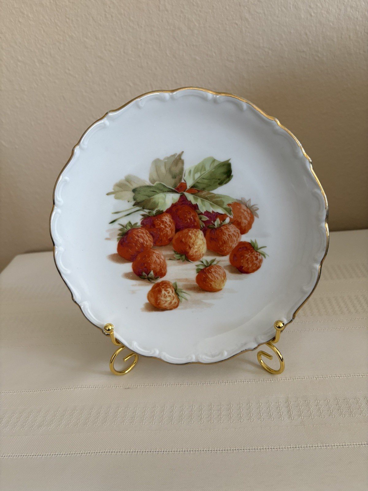 Schumann Arzberg Germany Dessert Plate Strawberries w/Gold Trim Vintage