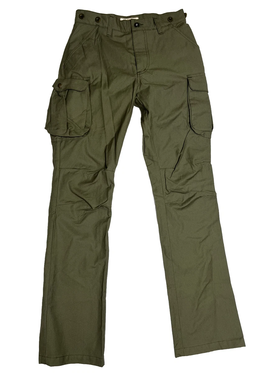 Dark Green Cargo Pants with Black T-shirt Outfits (44 ideas