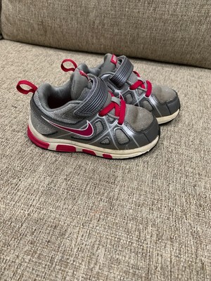 toddler nike tennis shoes