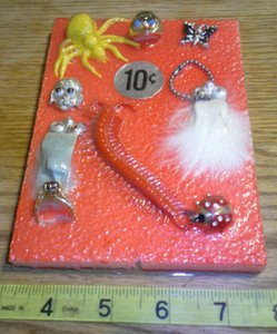 original Vintage display 10c card squiggly creatures rings key chain #jd411