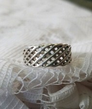 Hallmarked .925 Sterling Silver Ring Size 5.5 weave criss cross style