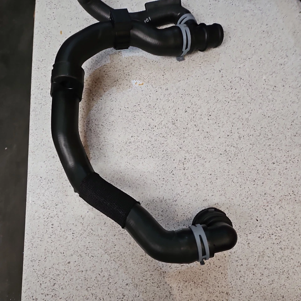 Manguera de agua Volkswagen Passat CC 2009 Foto 2 de 4