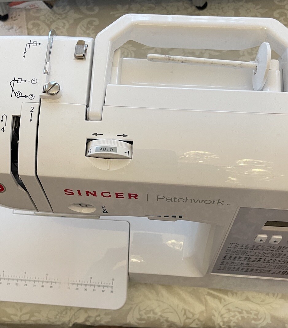 Singer Patchwork 7285Q Electronic Sewing and Quilting Machine