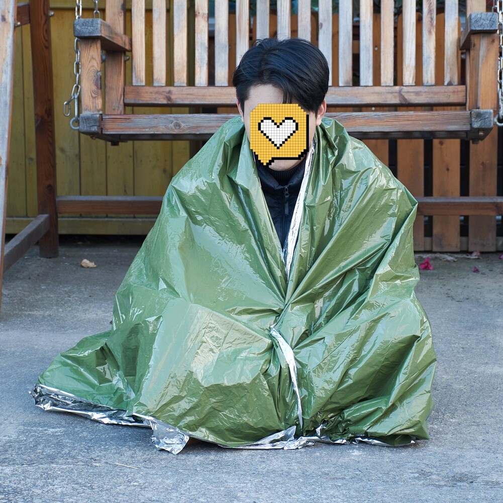 2 pcsSurvival Emergency Mylar Thermal Sleeping Mylar Blanket Outdoor Camping