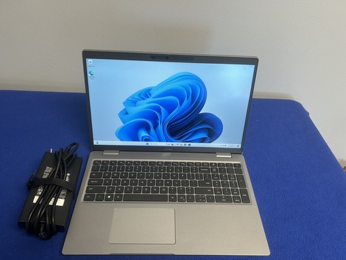 2021 Dell Latitude 5520 i7 32GB RAM 512GB SSD Windows 11 Pro Laptop - Picture 2 of 3