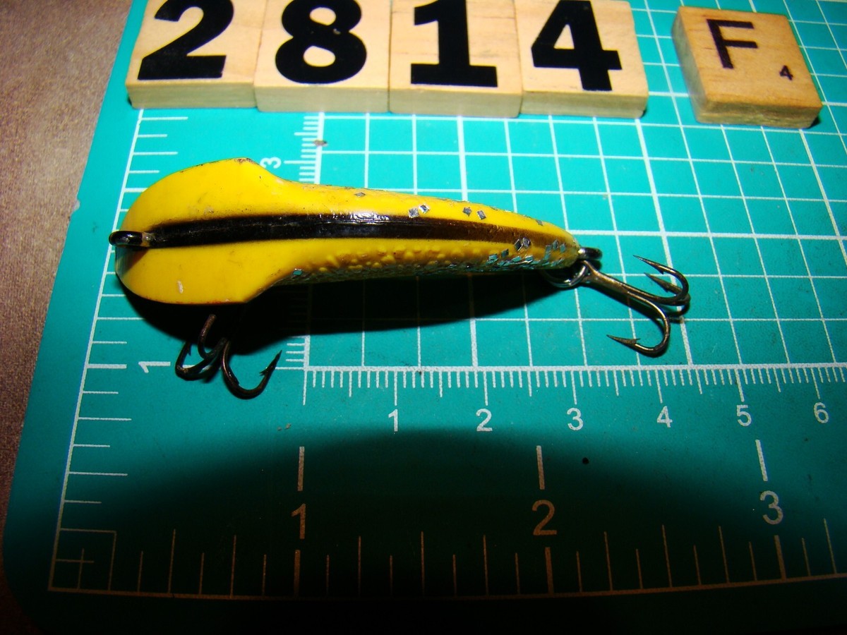 V2814 F FISH BACK BANANA SHAPE FISHING LURE | eBay