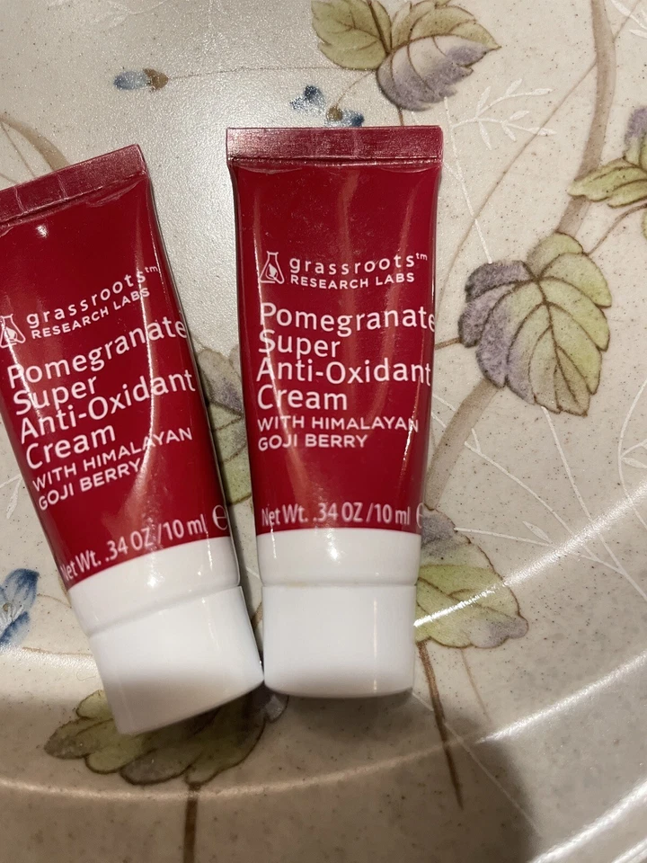 Crema súper antioxidante de granada de colección Grassroots Research Labs con Goji 2 Foto 2 de 4