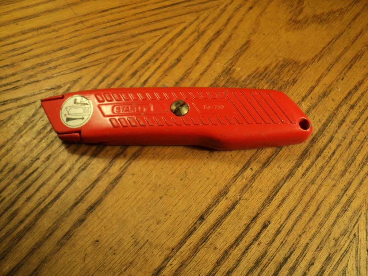 Red stanley knife deals