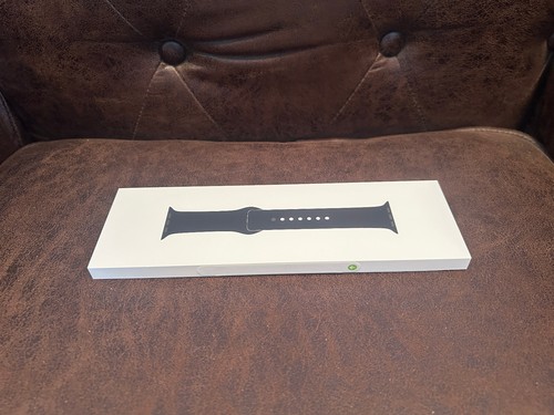Apple Watch Series 10 46 mm Black Sport Band M/L - Brand New, FACTORY SEALED - 第 1/7 張圖片