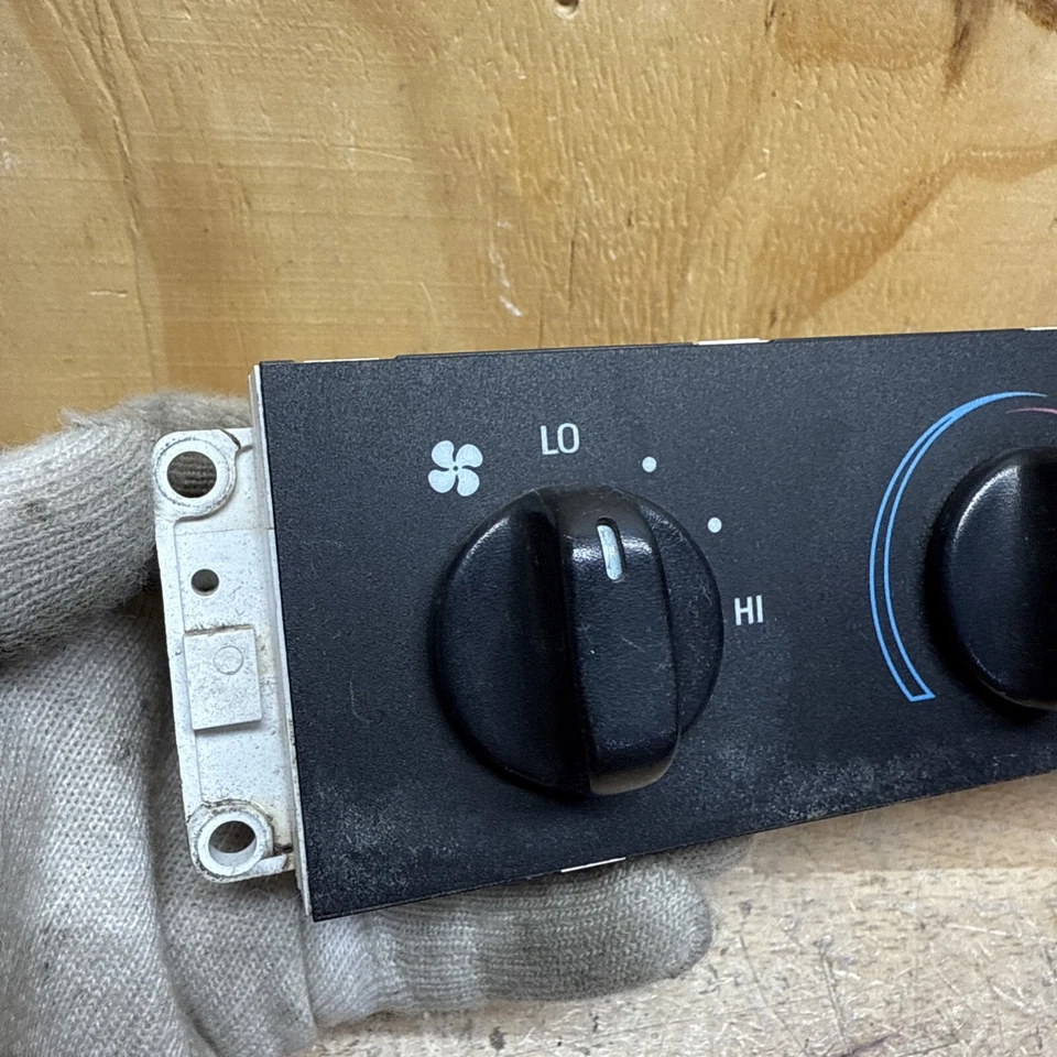 1998-2011 Ford Crown Victoria Heater A/C Temperature HVAC Climate Control Switch Foto 2 de 4