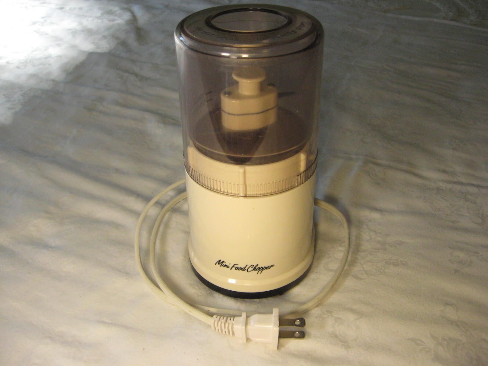 West Bend Mini Food Chopper 6503 small processor minces purees grinds coffee