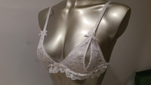 New Ann Summers Fifi Sissy White Lace Peep Hole Non Padded Bra Small 8 - 10 - Picture 4 of 8