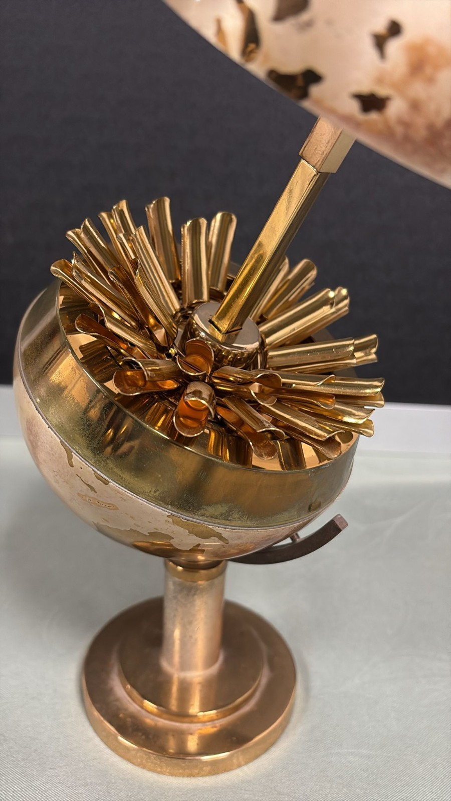 VINTAGE MID 1900'S FLOWERY GLOBE SHAPED BRASS CIGARETTE HOLDER