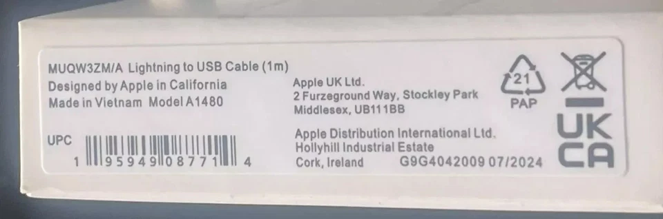 OFFICIAL  Apple MD819AM/A 2/1m Lightning to USB Cable for iPhone, iPad - Image 2 of 4