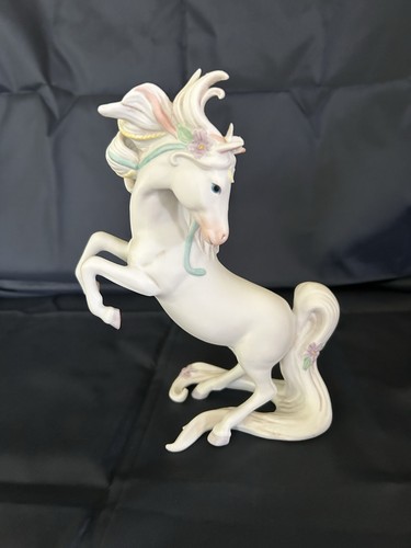 Vintage 1986 Enesco 7” Rearing Unicorn Figurine Taiwan AS IS Missing Horn