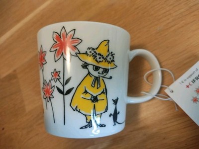 ABC Collection ARABIEN FINNLAND Mumin Tasse Snufkin & Kinder lesen Rotes Kreuz