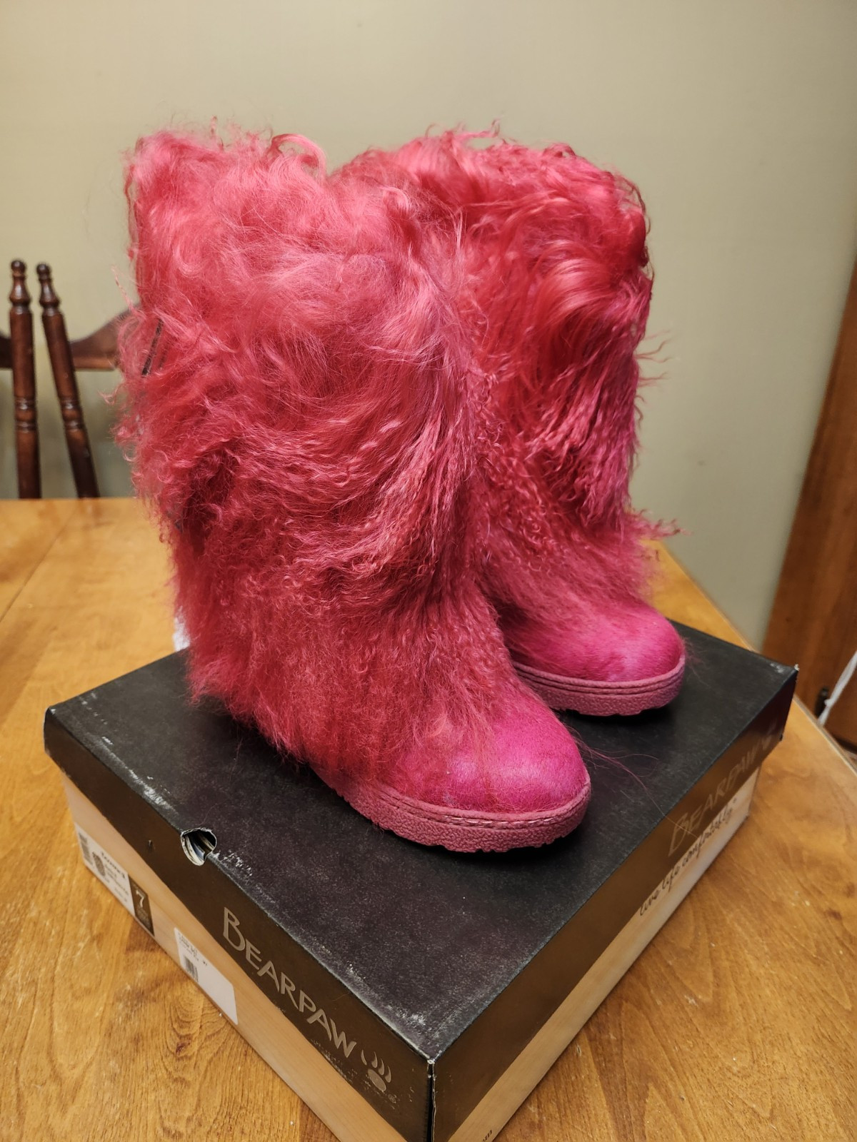 BEARPAW Boetis II Womens Lamb Fur Wool Lined Mukluks Boots Size 7 Pink Apres Ski