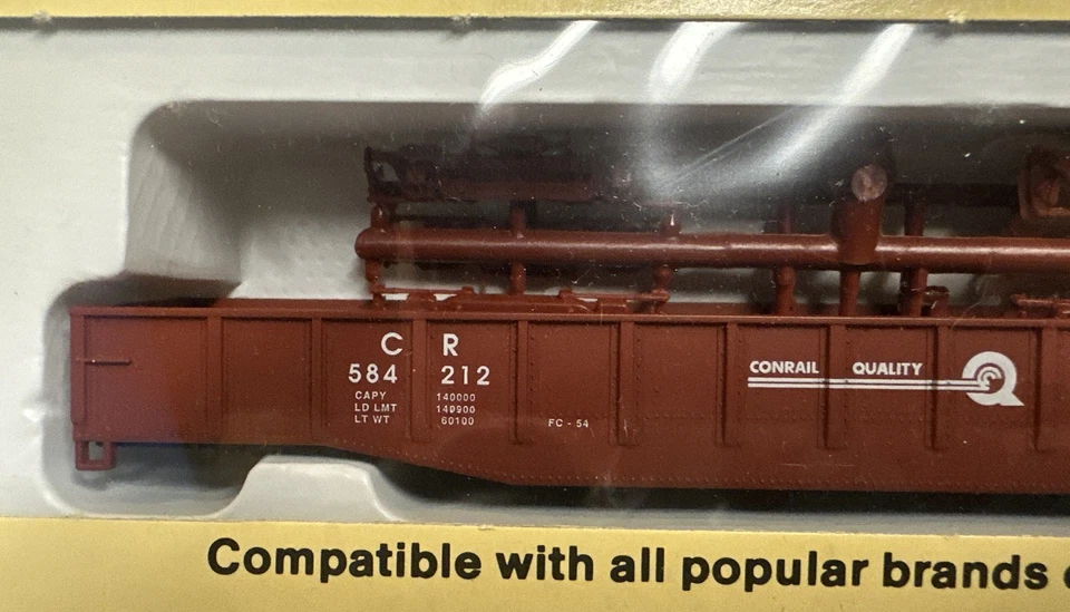 Con-Cor HO Scale Conrail 54' Mill Gondola Car With Load Kit #584212 - Image 4 of 4