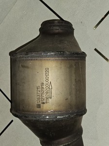 GM OEM Catalytic Converter For 2016 SIERRA/SILVERADO1500 PICKUP 12637215 USED0
