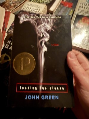 John Green & Robert Charles Wilson Fiction Paperbacks: Looking for Alaska, Juli 