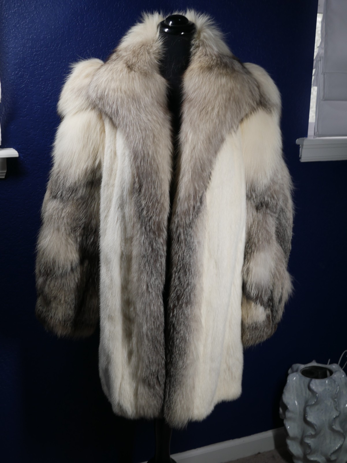 Gorgeous Platinum Fox & Pearl Mink Fur Coat Jacket