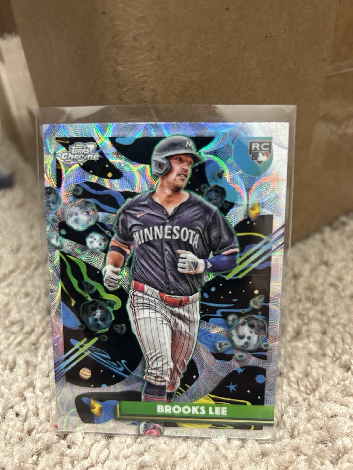 2025 Topps Cosmic Chrome Brooks Lee RC Nucleus Refractor Twins #129