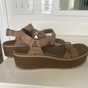 Sandales Teva Wildflower Femme - Sangles Imprimées Floral, Plastique Recyclé - Confortables Pour Ville, Festival, Eau