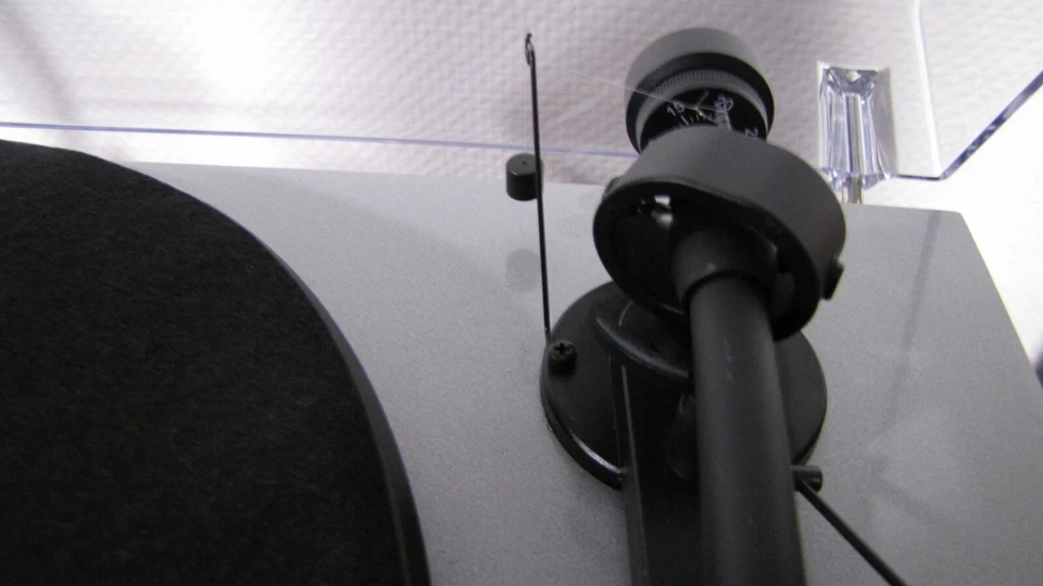 Pro-Ject Debut III e | silber | Plattenspieler | Endabschaltung | Ortofon OM5eMM - Bild 3 von 3