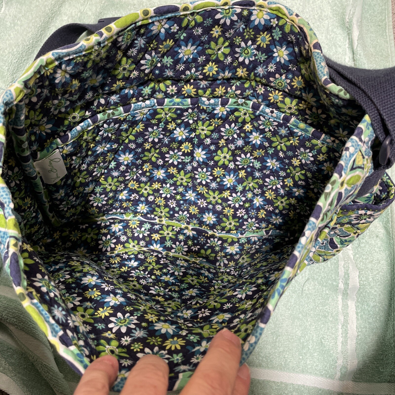 Vera Bradle Large Locking Adjustable Bag Retired … - image 3