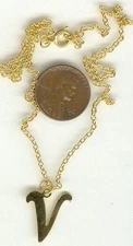 VINTAGE GOLD PLATED LETTER "V" INITIAL 15.5" CABLE CHAIN NECKLACE T401