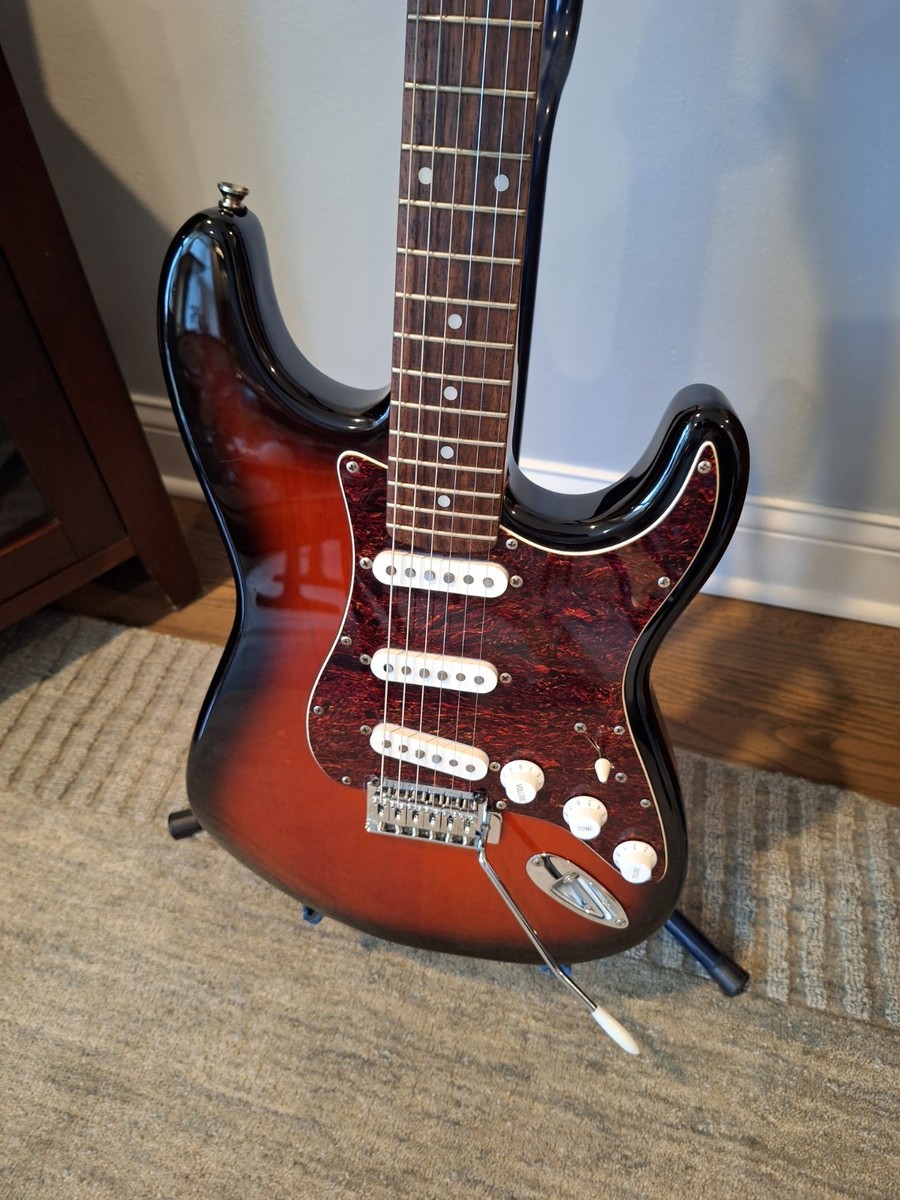 Squier by Fender 