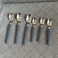 Lot 6 cuillères métal argenté brillant, manches plastique bleus