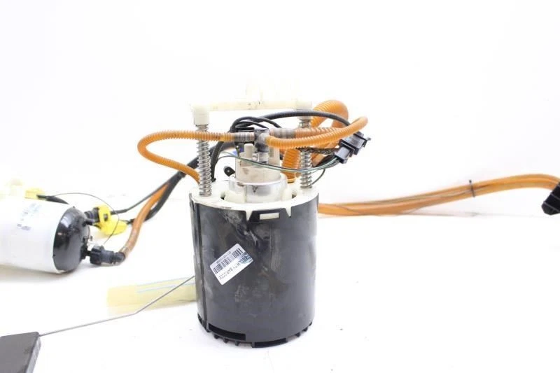 06-09 Land Rover Range Rover 4.2L V8 Gas Tank Fuel Pump w/ Sender Unit WGS500082 - Image 3 of 4
