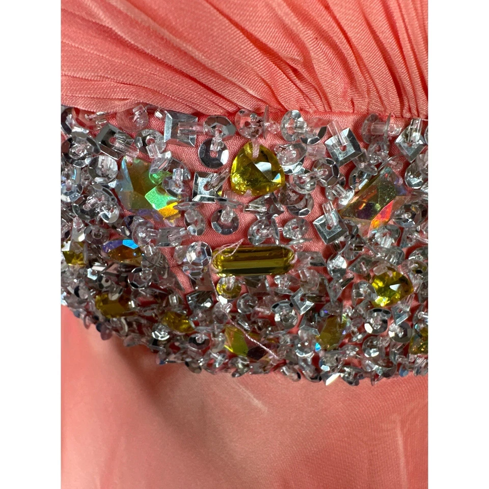 Vestido formal adornado Cassandra Stone de Mac Duggal talla 4 Foto 3 de 4