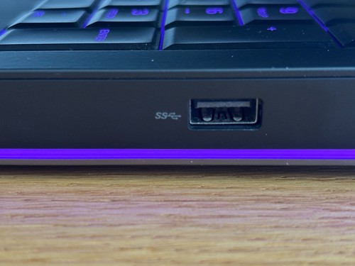 VGC Alienware Gaming Laptop 17 R4, Intel i7-6820HQ, 32GB Ram,2TB SSD+HDD, Win 10 - Picture 18 of 23