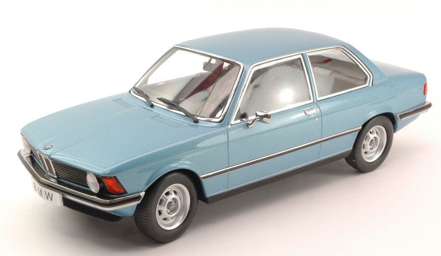 Bmw 318i (e21) 1975 blau metallic - 1,18 modell kk - skala Bmw 318i (e21) 1975 blau metallic - 1,18 modell kk - skala