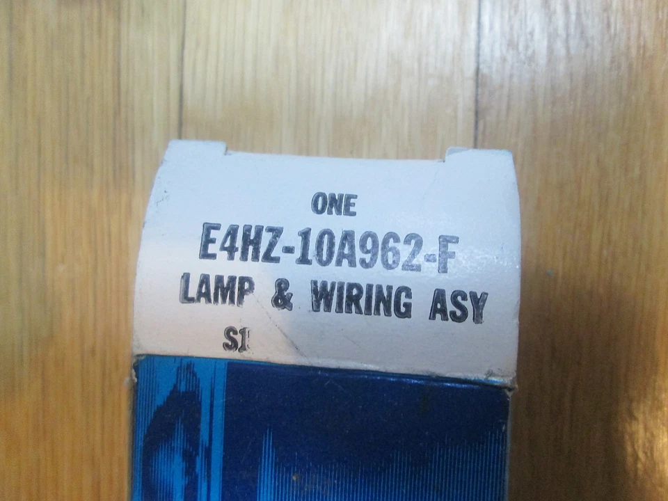 NOS 1984-1989 FORD F600 F700 F800 LUZ ADVERTENCIA FRENO E4HZ-10A962-F Foto 2 de 2